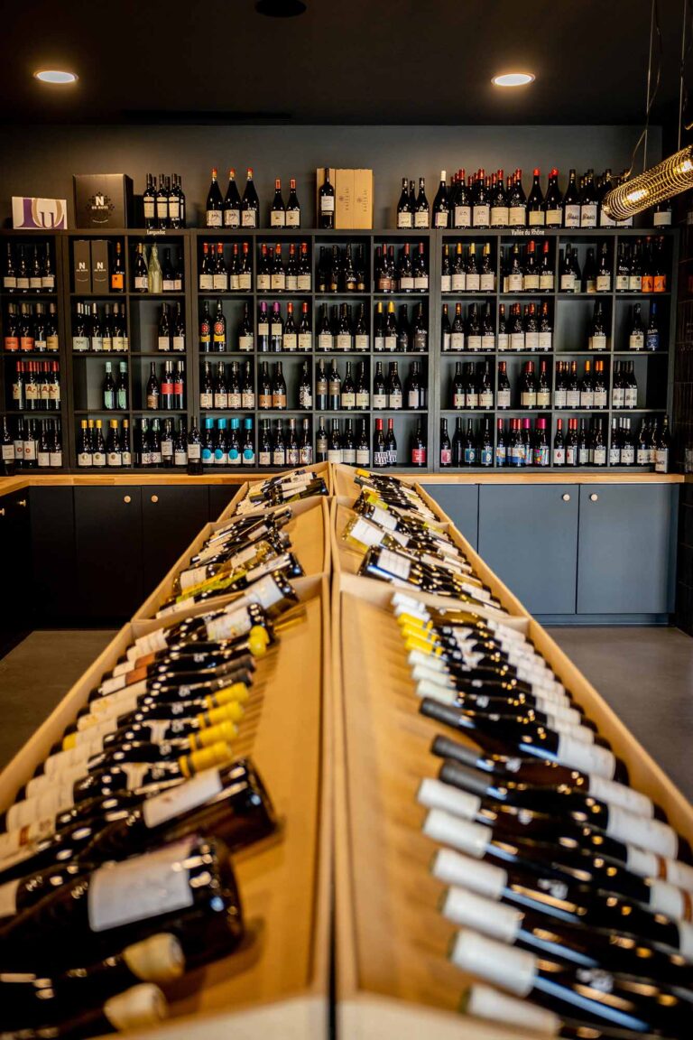 Plus de 400 références de vin prêtes à être dégustées sur place